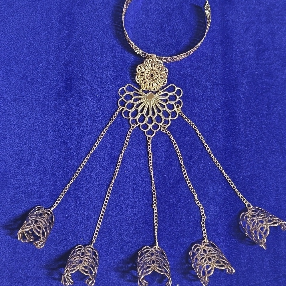 Gold Hollow Floral Finger Ring Mitten Bracelet - Picture 10 of 13